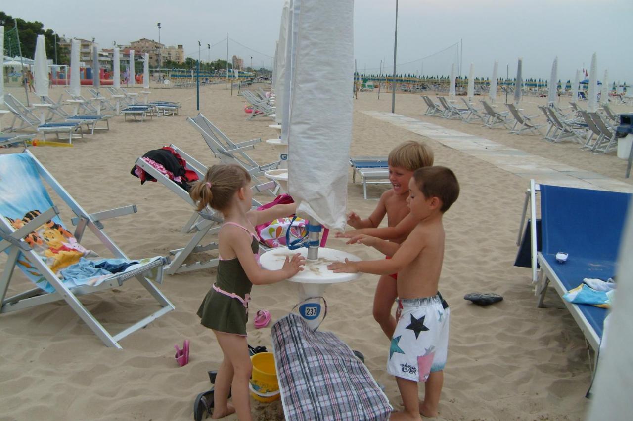 Hotel Albatros Roseto Degli Abruzzi Zewnętrze zdjęcie