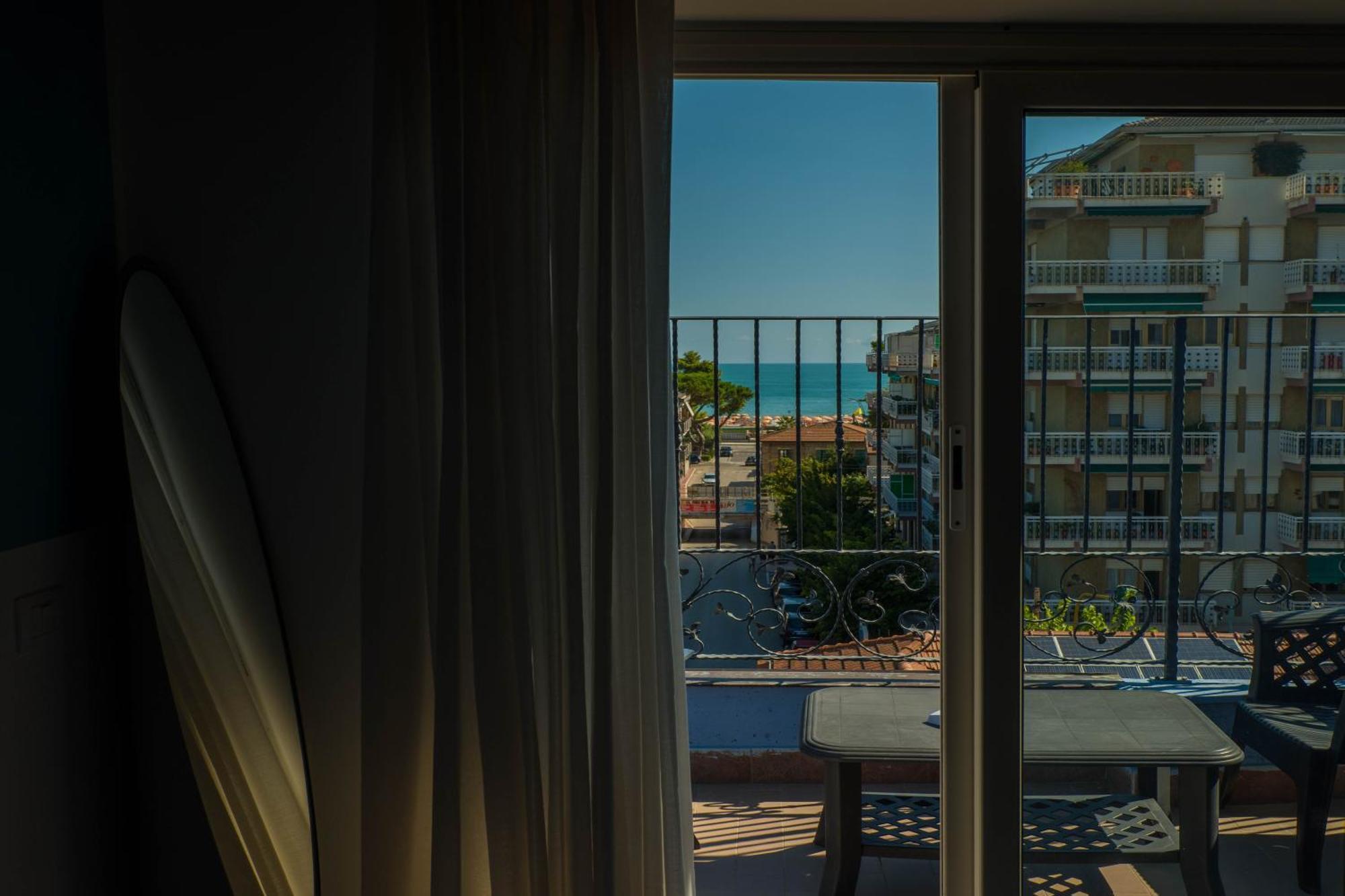 Hotel Albatros Roseto Degli Abruzzi Zewnętrze zdjęcie